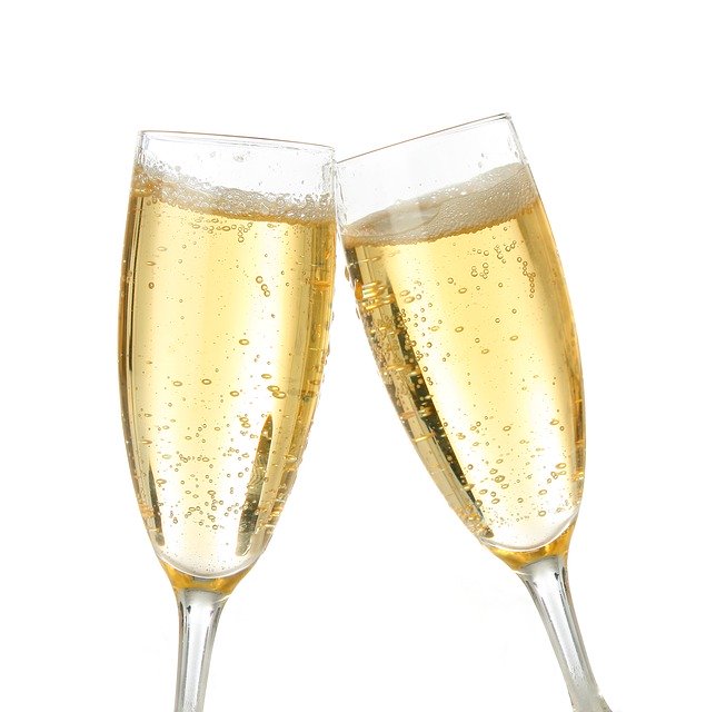 I post sui social ritenuti prova valida della confondibilità fra due marchi ed  il “Prosecco” vince contro il “Nosecco”
